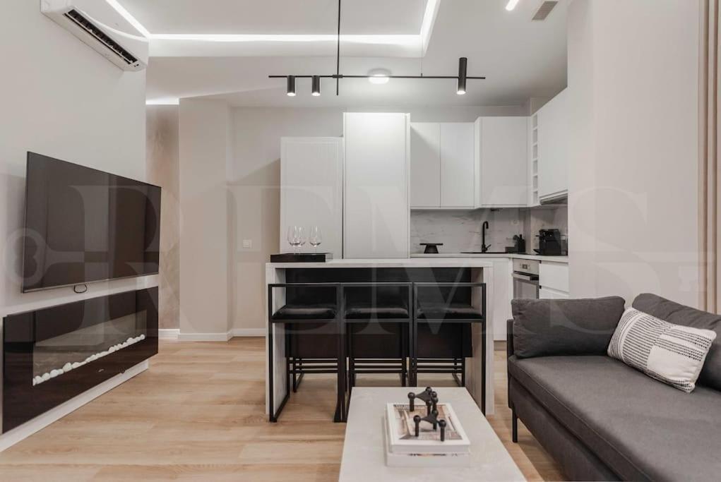 Contemporary Minimalist Apartment By Rems Malaga Ngoại thất bức ảnh