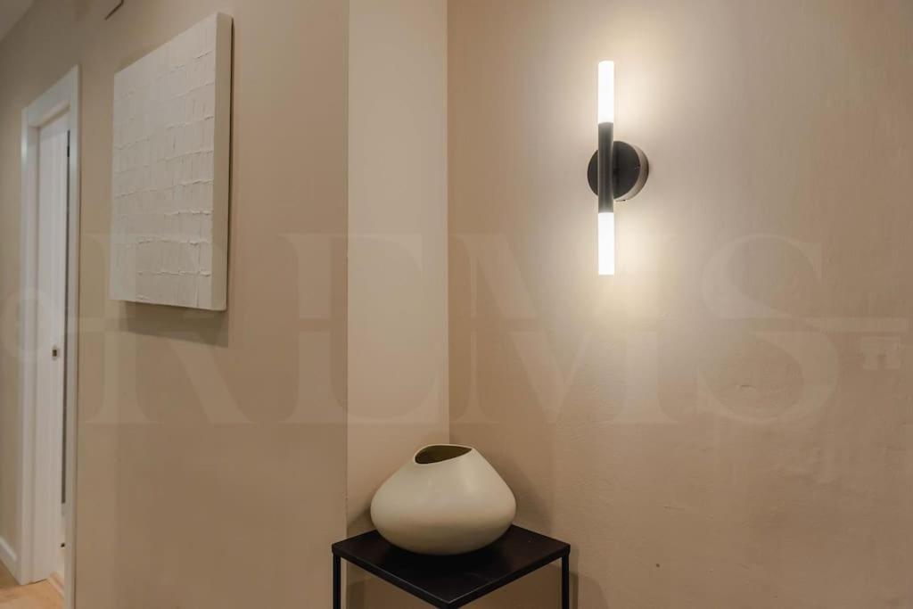 Contemporary Minimalist Apartment By Rems Malaga Ngoại thất bức ảnh