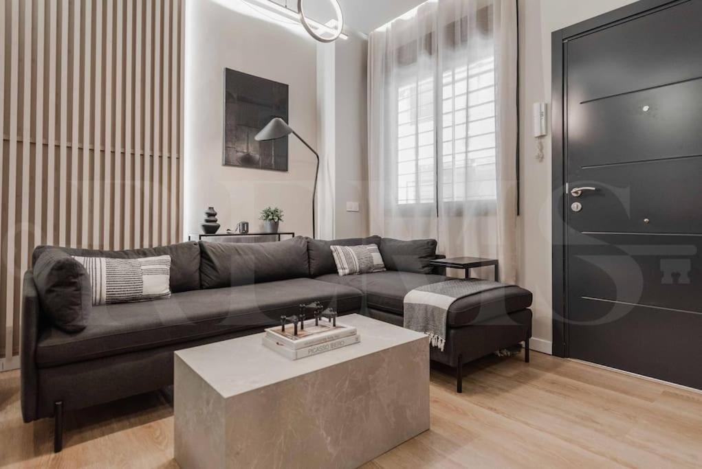 Contemporary Minimalist Apartment By Rems Malaga Ngoại thất bức ảnh
