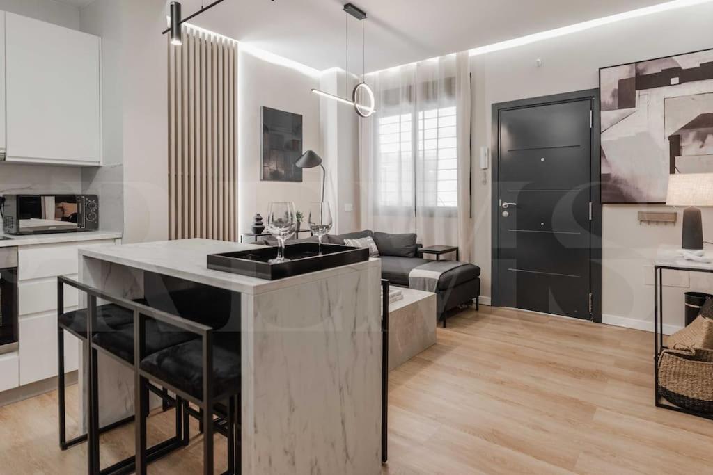 Contemporary Minimalist Apartment By Rems Malaga Ngoại thất bức ảnh