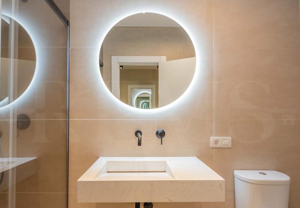 Contemporary Minimalist Apartment By Rems Malaga Ngoại thất bức ảnh