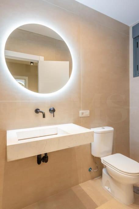 Contemporary Minimalist Apartment By Rems Malaga Ngoại thất bức ảnh